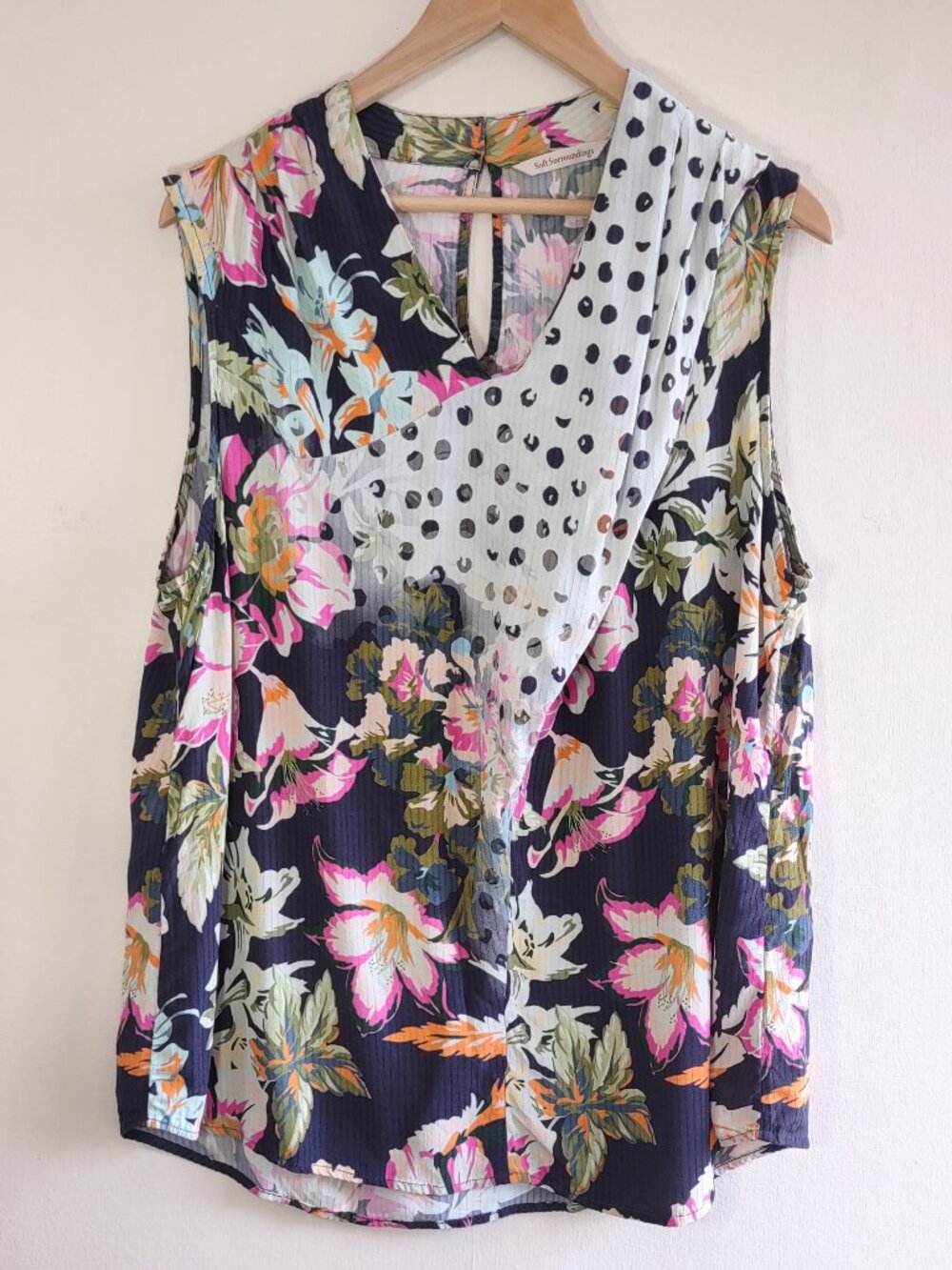 Soft Surroundings Mixed Floral & Polka Dot Top Sz Large Lightweight Sleeveless - Picture 4 of 7